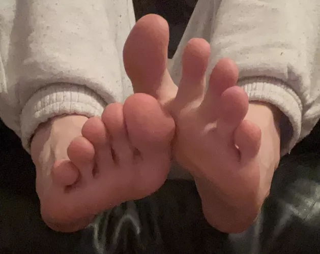 i don’t think you’ll see cuter soles today 💕