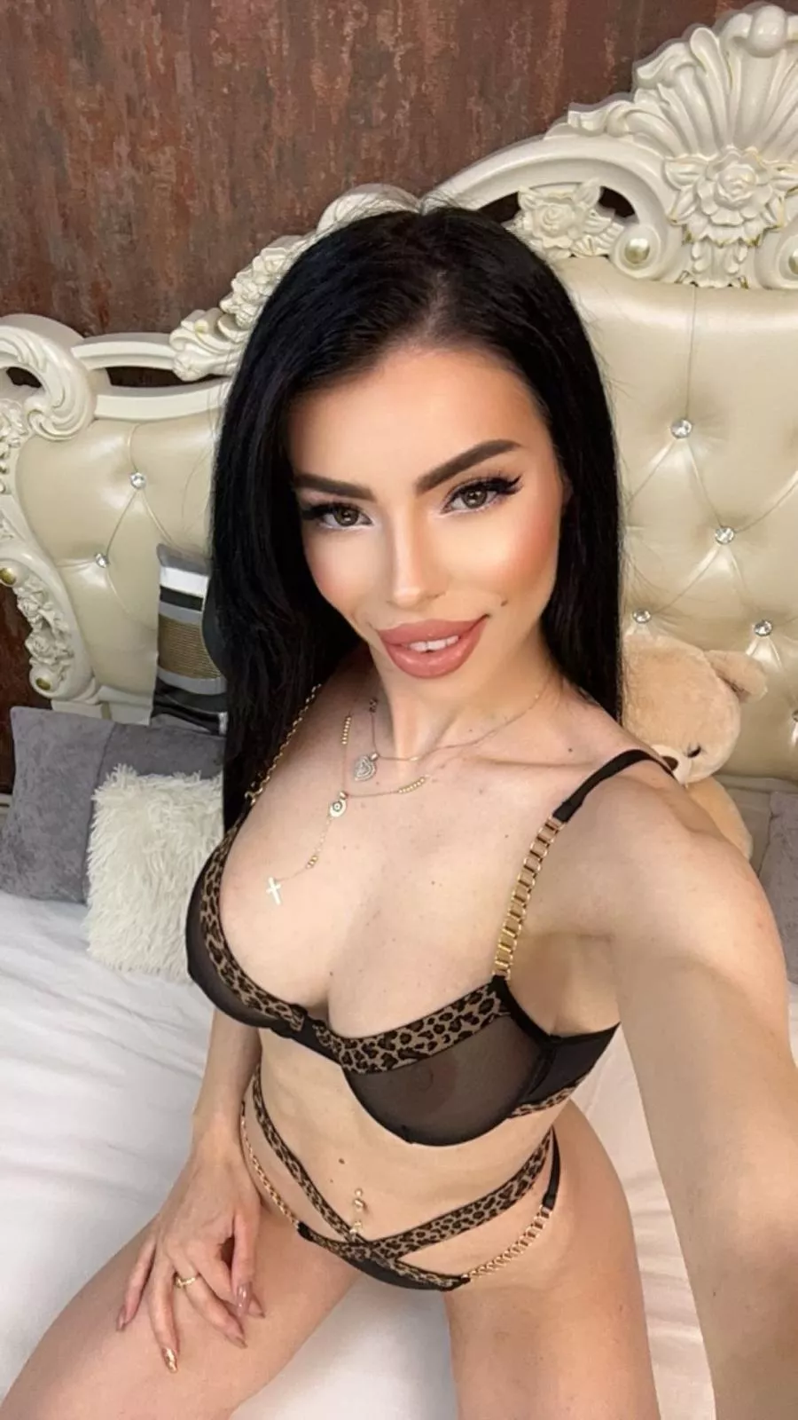 I'm the perfect reason for having a great Monday, isn't it? :) 