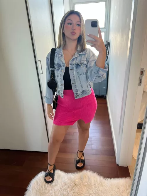 Its pink skirt Monday today.