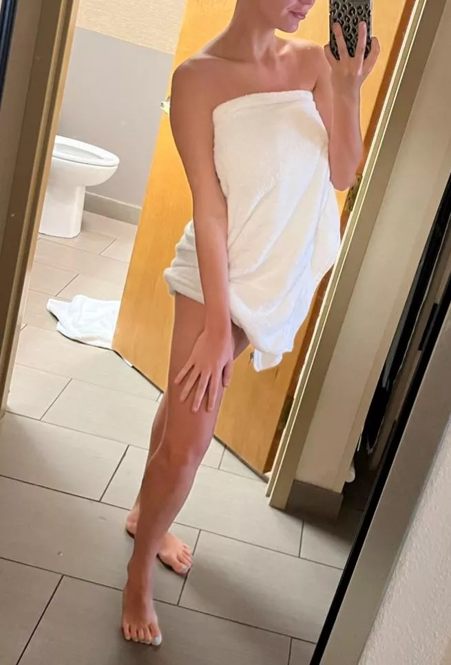 Making good use of hotels mirrors is a must 