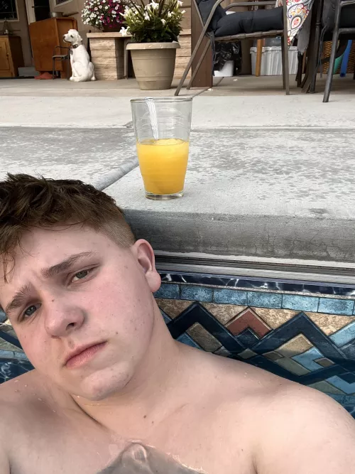 Need someone to cuddle with and play bg3