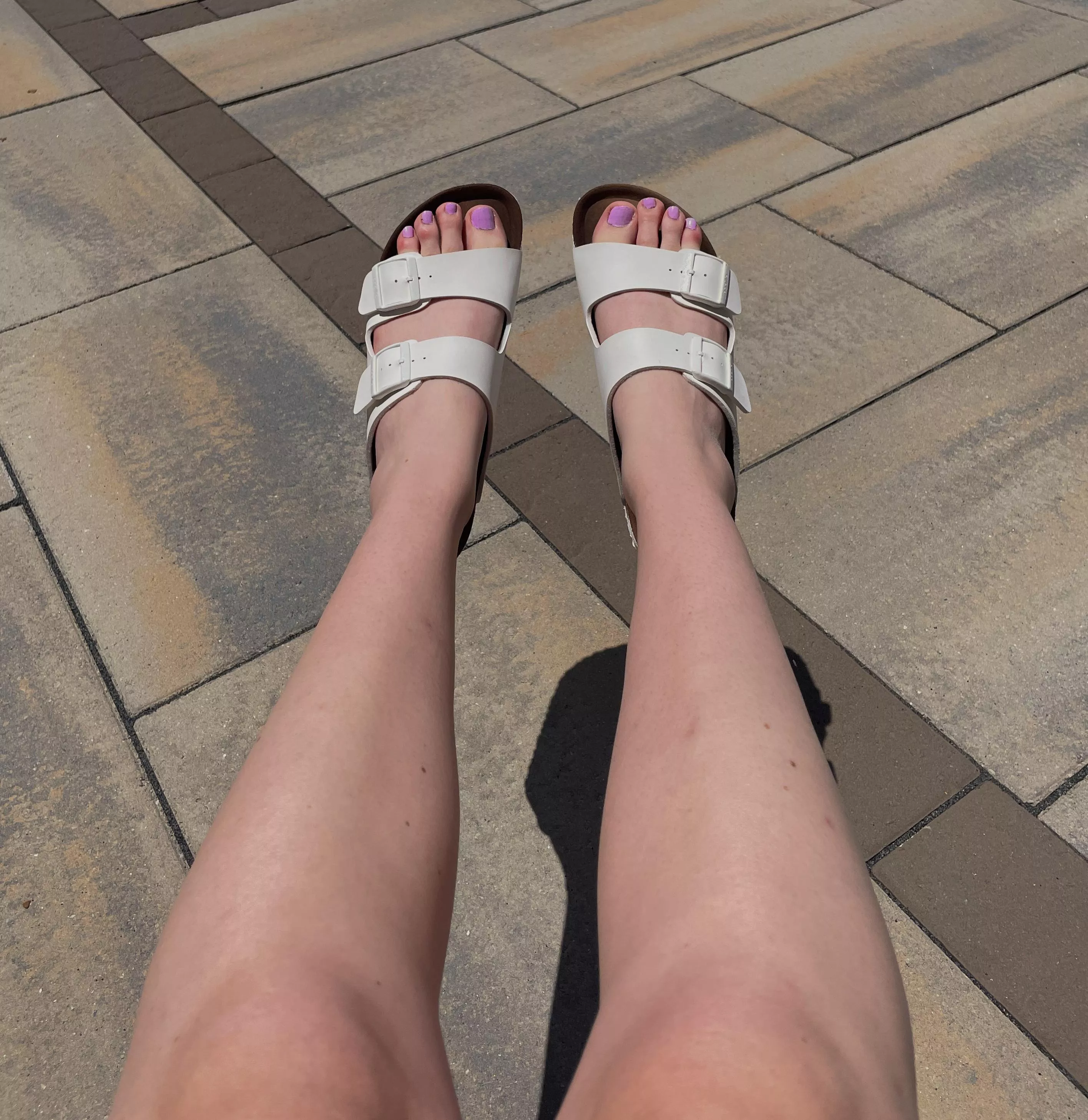 pool day~ come take my sandles off