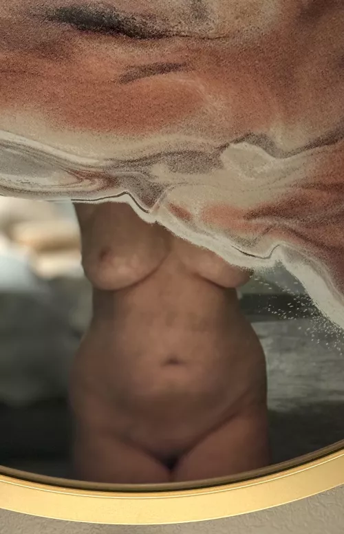 Room service (42, F)