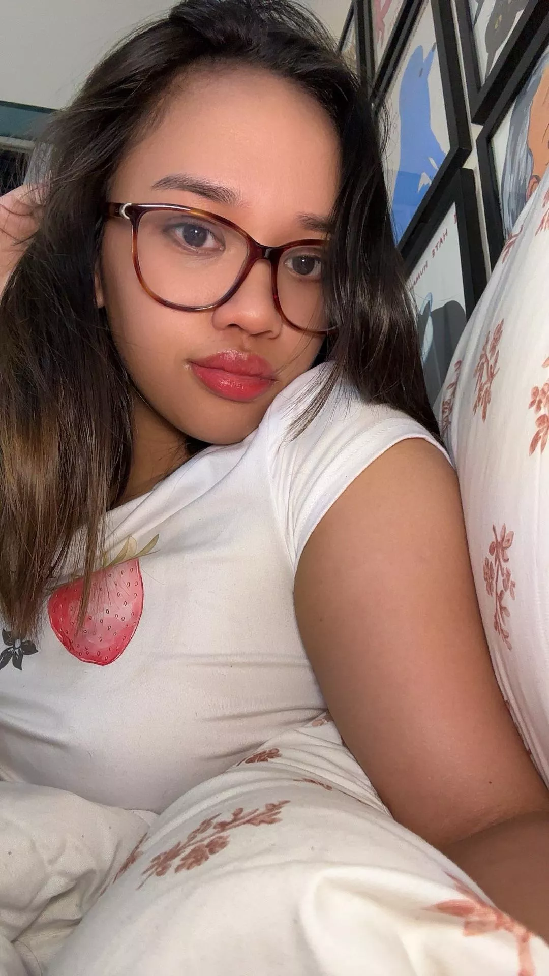 Selfie before I read my books