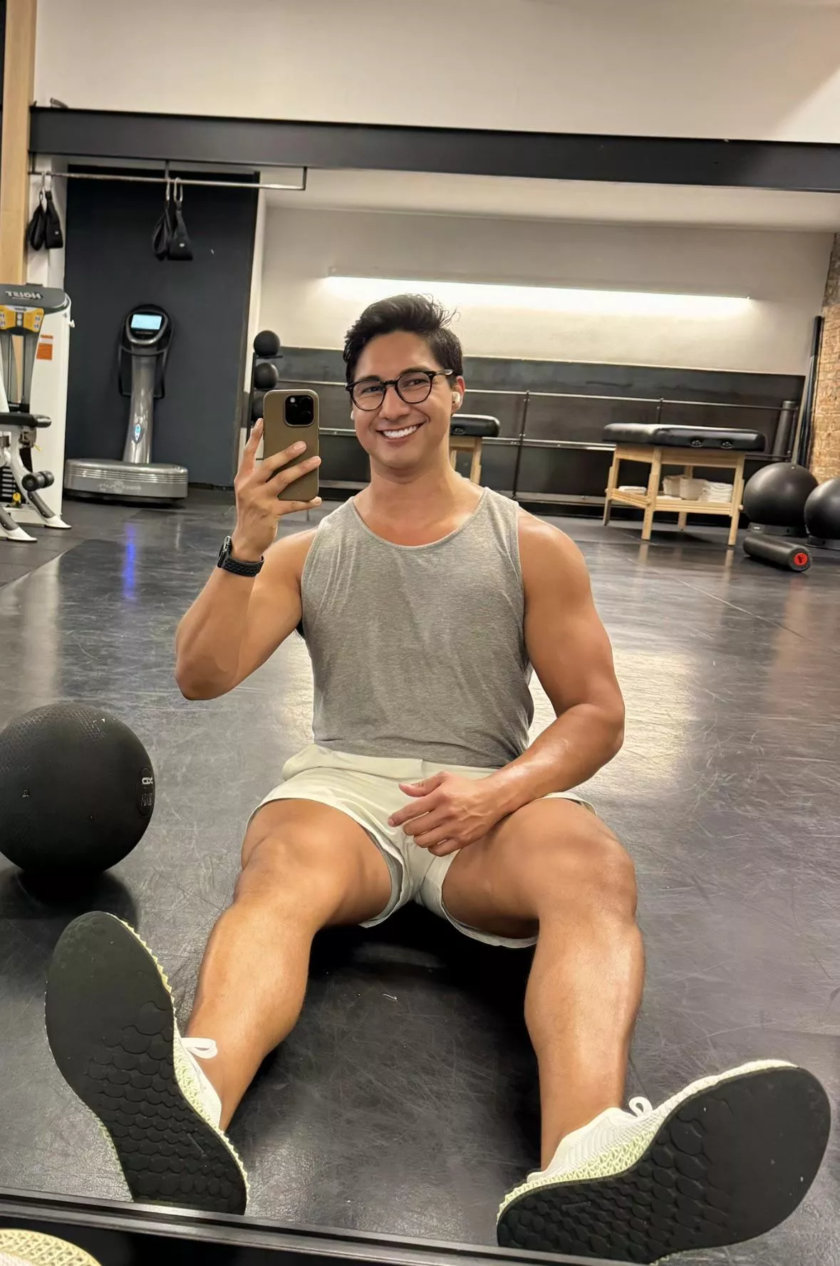 Started going to the gym a few years back after being teased for how skinny I was. Have come a long way, but somehow still self conscious about my appearance 🤪