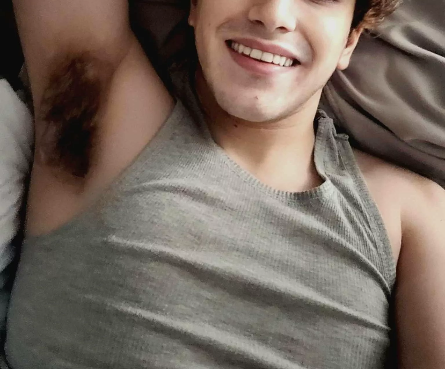 Sweaty post-workout pits ~~