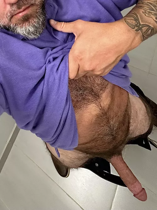 What are you going to do if you catch your Manager taking nudes(47)