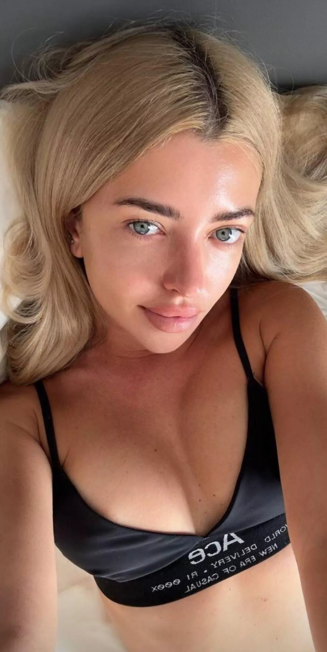 Would you let me send you selfie’s while you are at work?