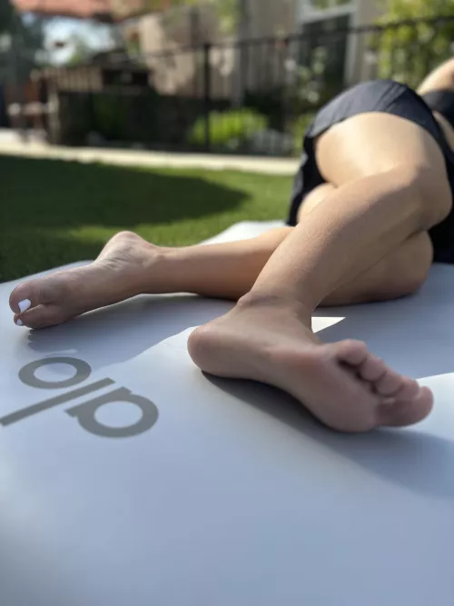 35 year old neglected wife looking to capture your attention!