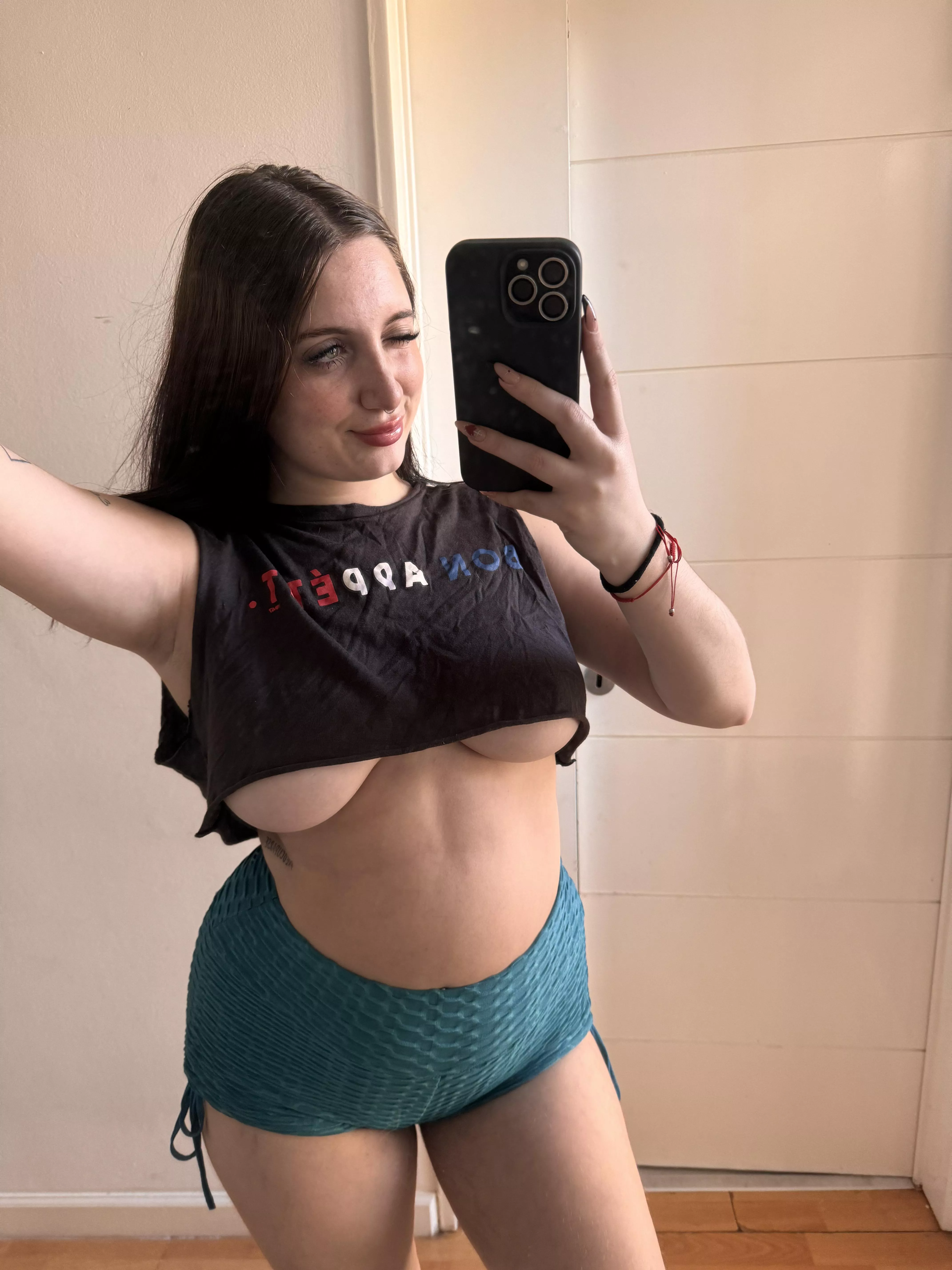 Always happy in croptop:)