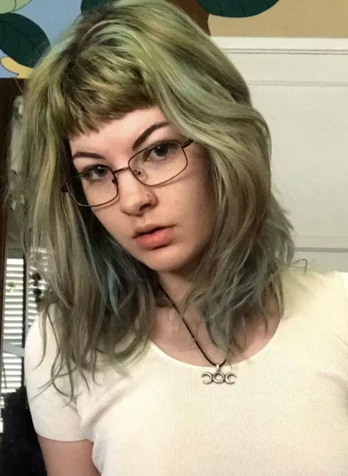 anybody knows her name?