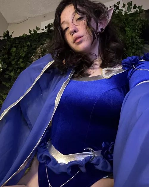 Fae gf wants you to finish your quests for the day so you can come use her!!