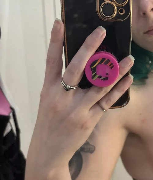 Hand in the fitting room