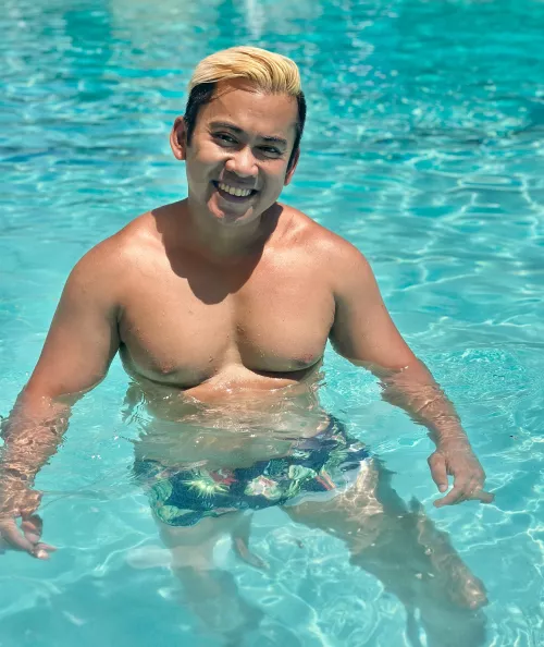 Heat over 100 in palm springs. but it’s a dry heat they say. 