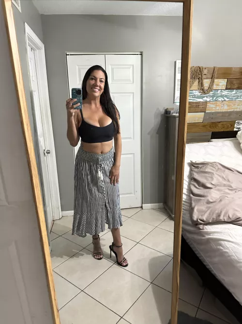 I love warm weather cause I can wear outfits like this. [f]