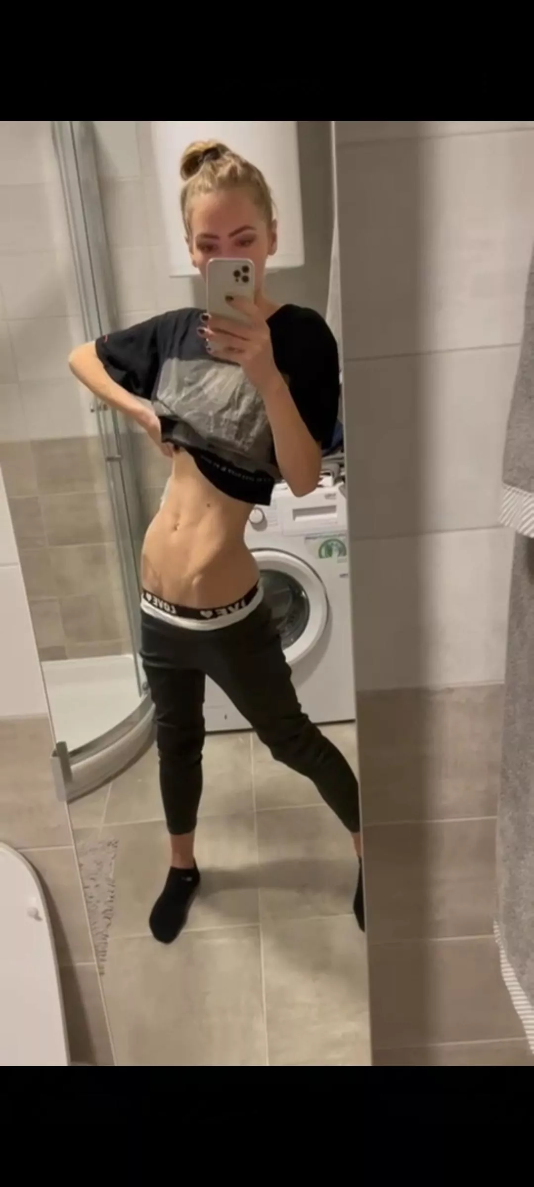 Quick mirror selfie [oc]