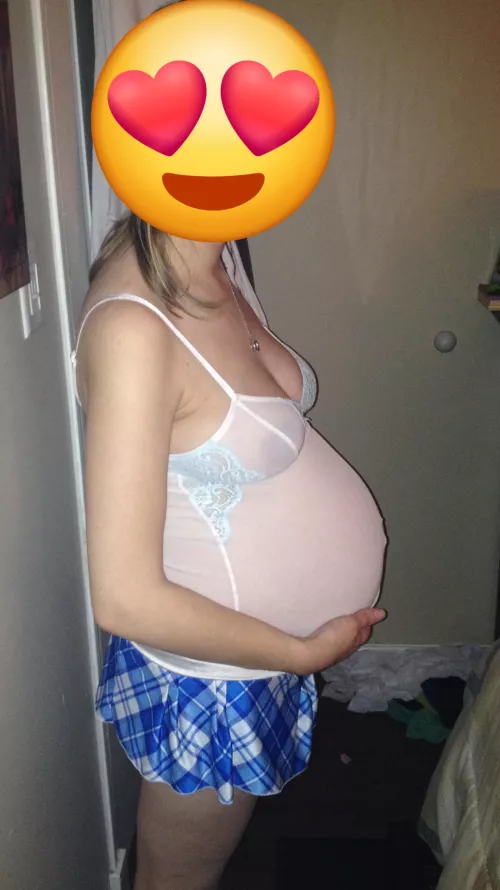 Since you guys seem to love her already here are some more pictures. Still always dressing up for her bulls to use her. ❤️