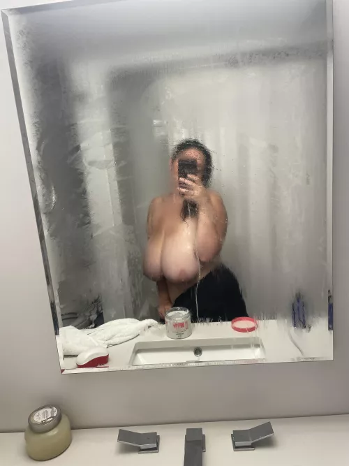 Sometimes I send nudes to new friends 🤭😋