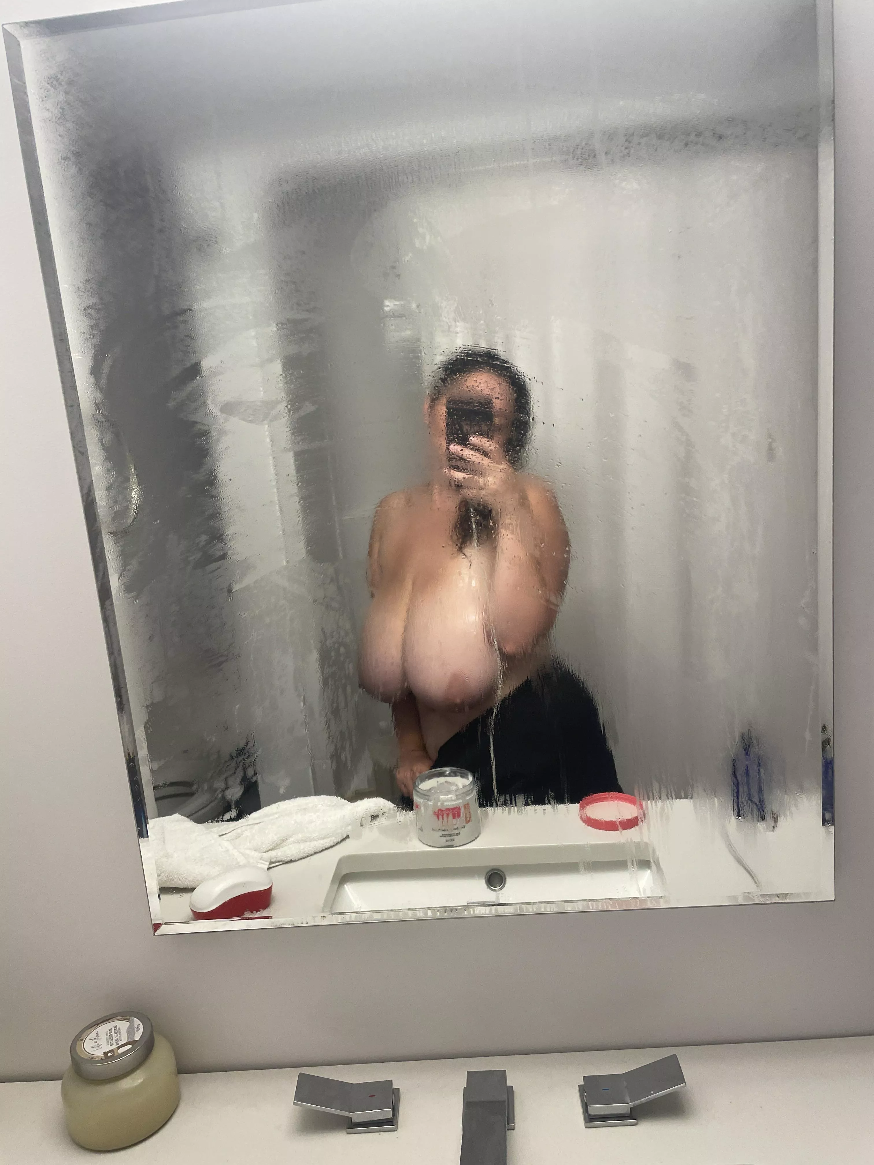 Sometimes I send nudes to new friends 🤭😋