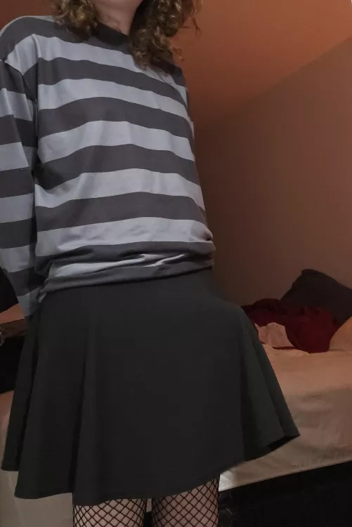 there's nothing under my skirt, don't worry about it~ 😘