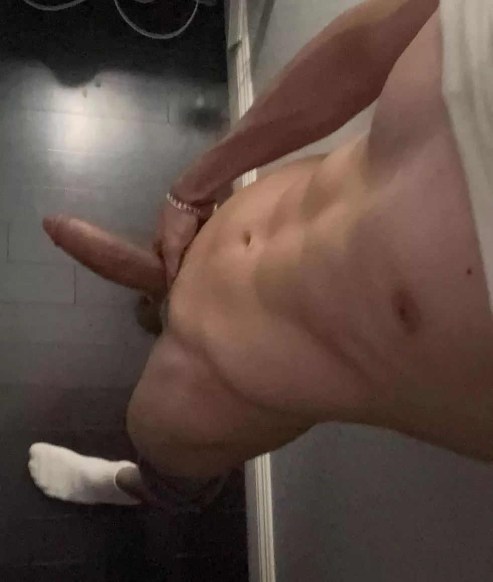 20 fit with 8 inch dick. Jake_smith29305