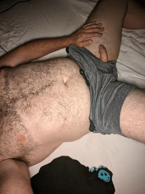 [40] Aussie Daddy Bear needs to be drained, but nobody is here. 
