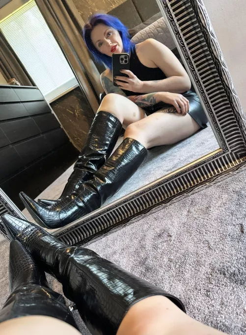 Always love knee high leather even in summer