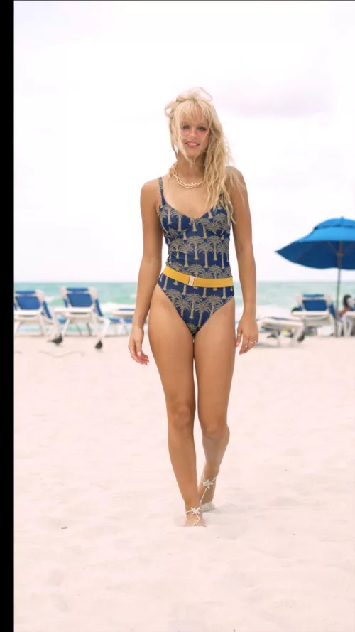 An ABSOLUTE GODDESS!!!