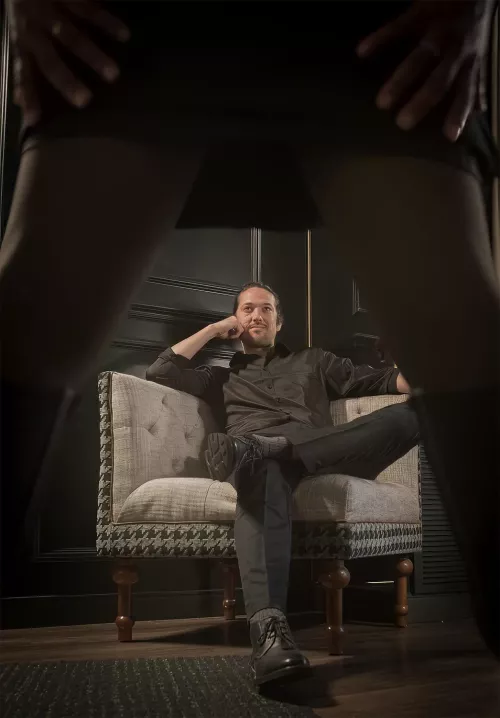 Are you tired of flakes and fakes? 38M hedonist for hot-wife…will travel