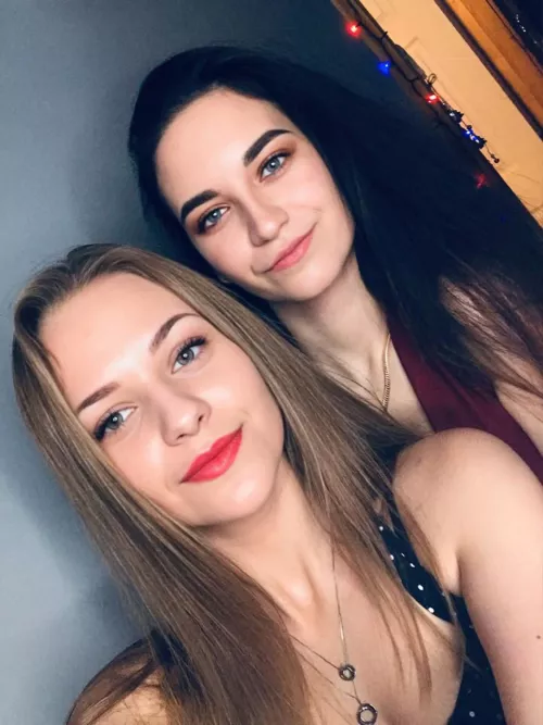 Blonde or brunette? [2]