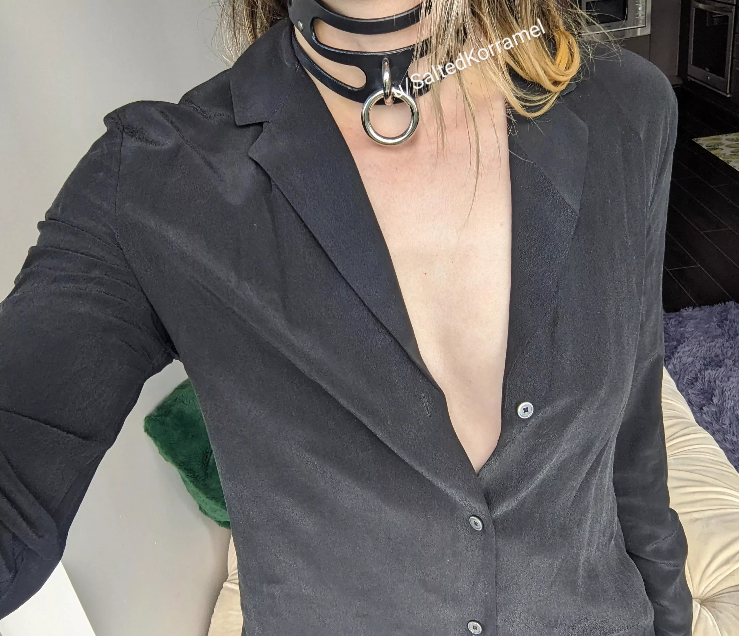 Braless and extra spicy today 🖤🌶️