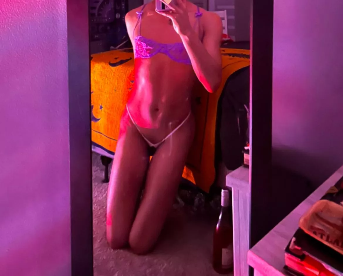 Freshly shaved and exploring up my body… Freshly shaved and exploring up my body…