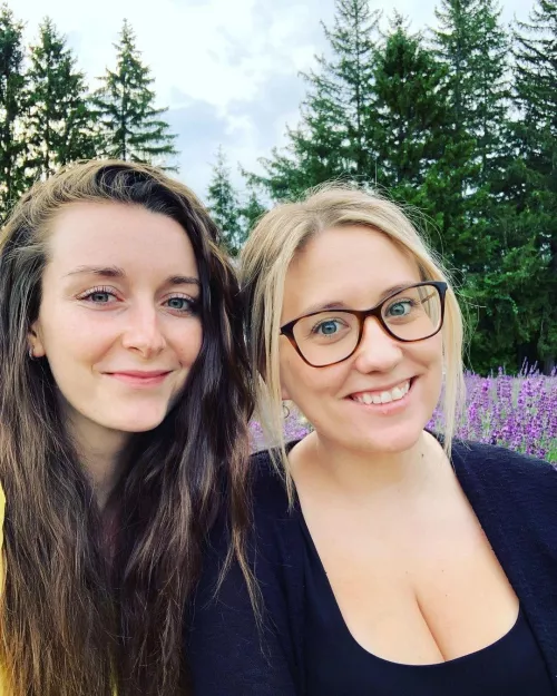 hair hides the flat boobs