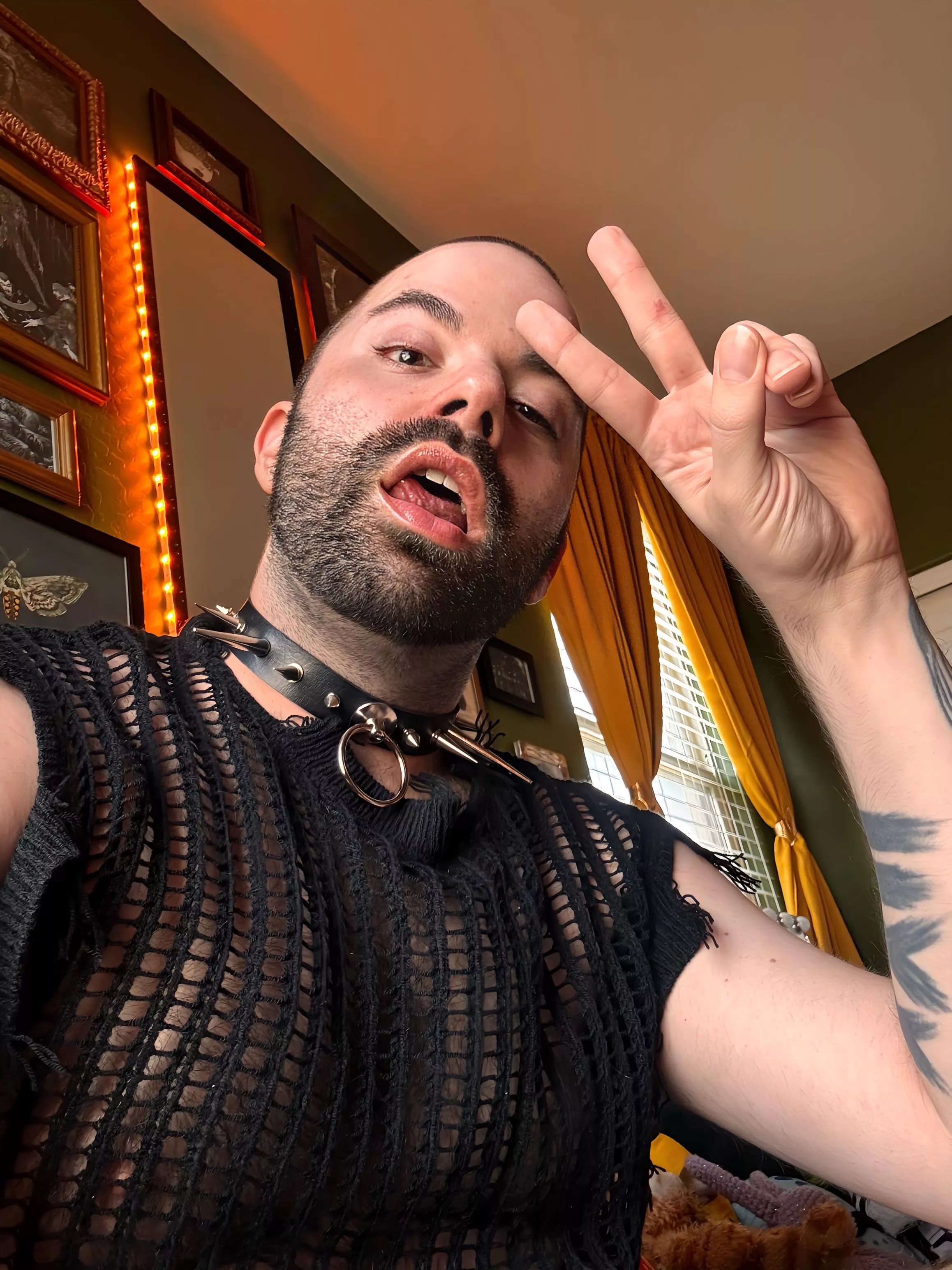 I need more PC gamer friends π½ I need more PC gamer friends π½