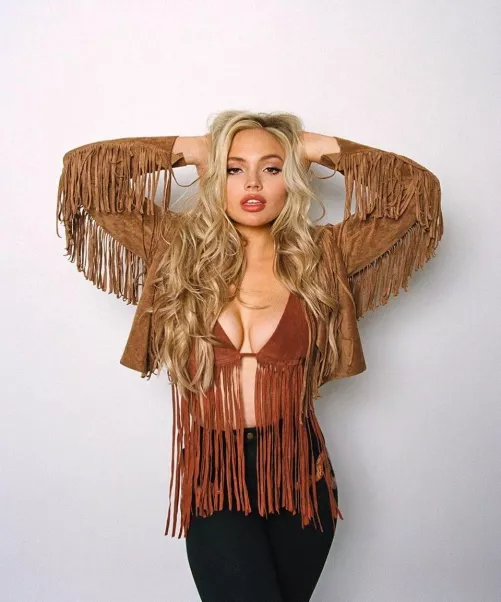 Natalie Alyn Lind 