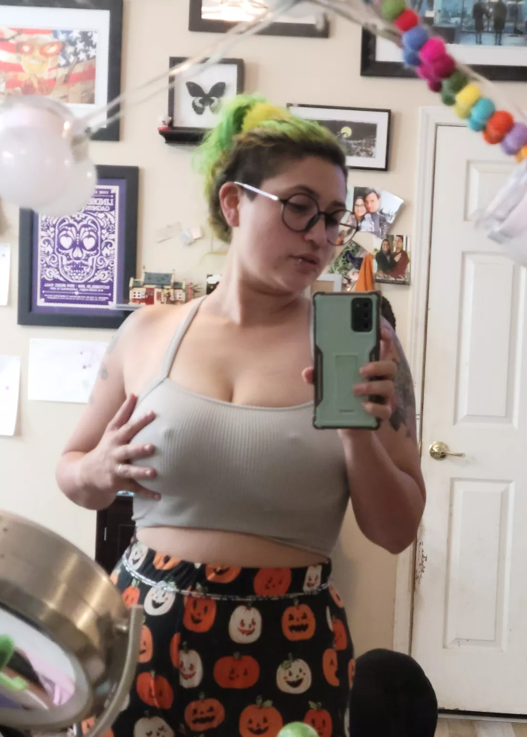 Rolled outta bed chic lol (f) 