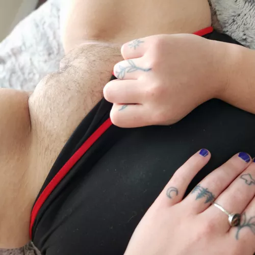 sunning my sweet mound 🥰