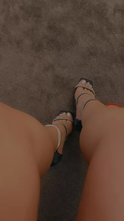 Taste my toes 