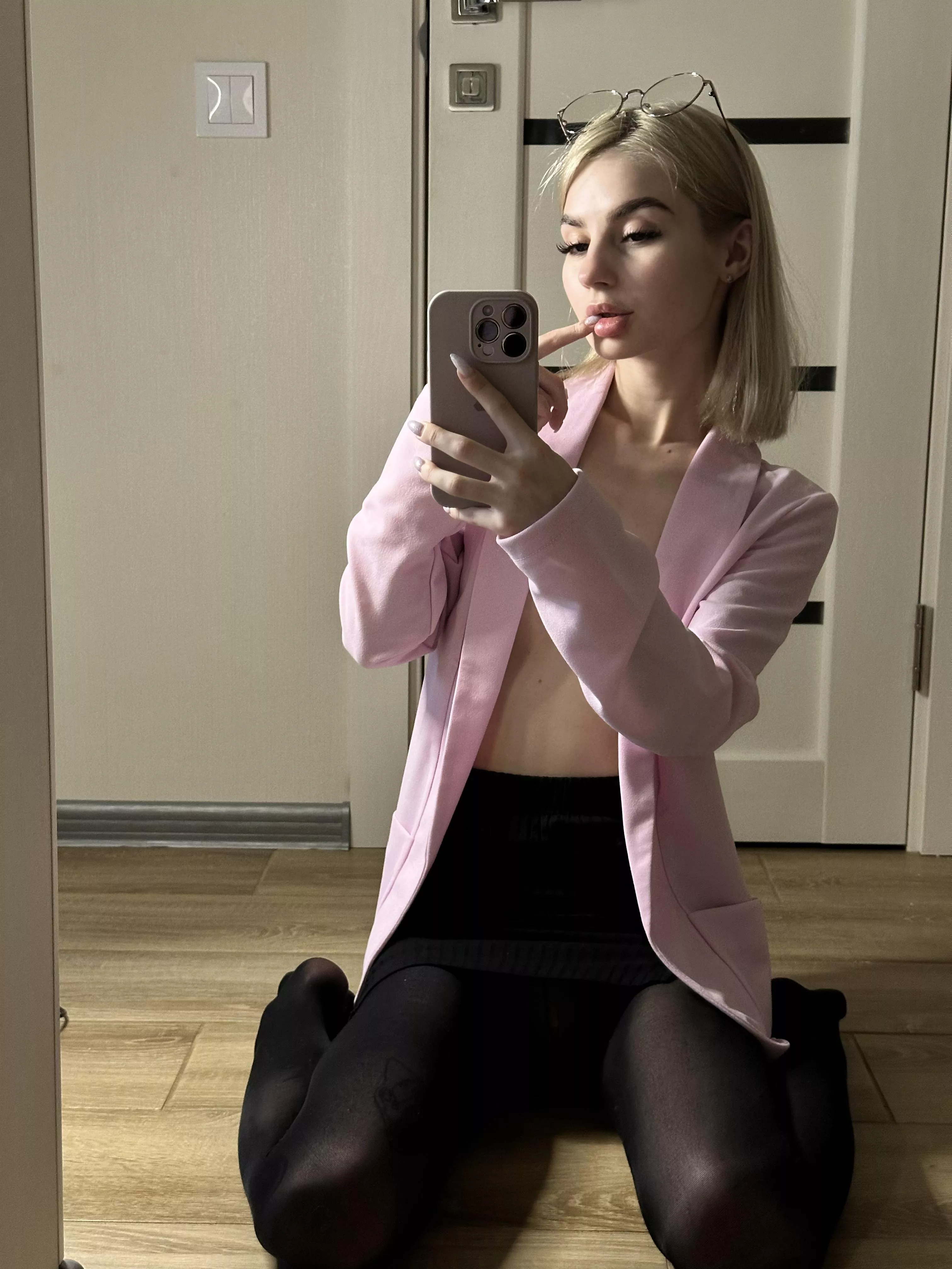 this slutty blonde is ready for a good time