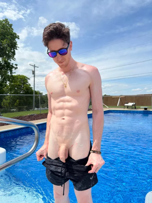 Clothes are off limits in this pool 🚫