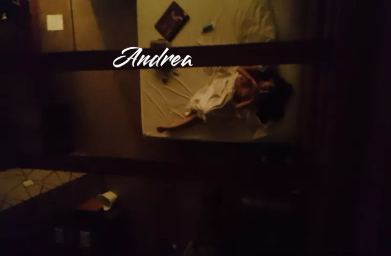 (f) Hinting at the forbidden delights that lie just beyond the light🤫