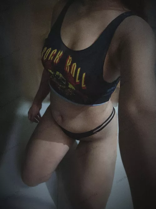 [F]uck this humidity 😩