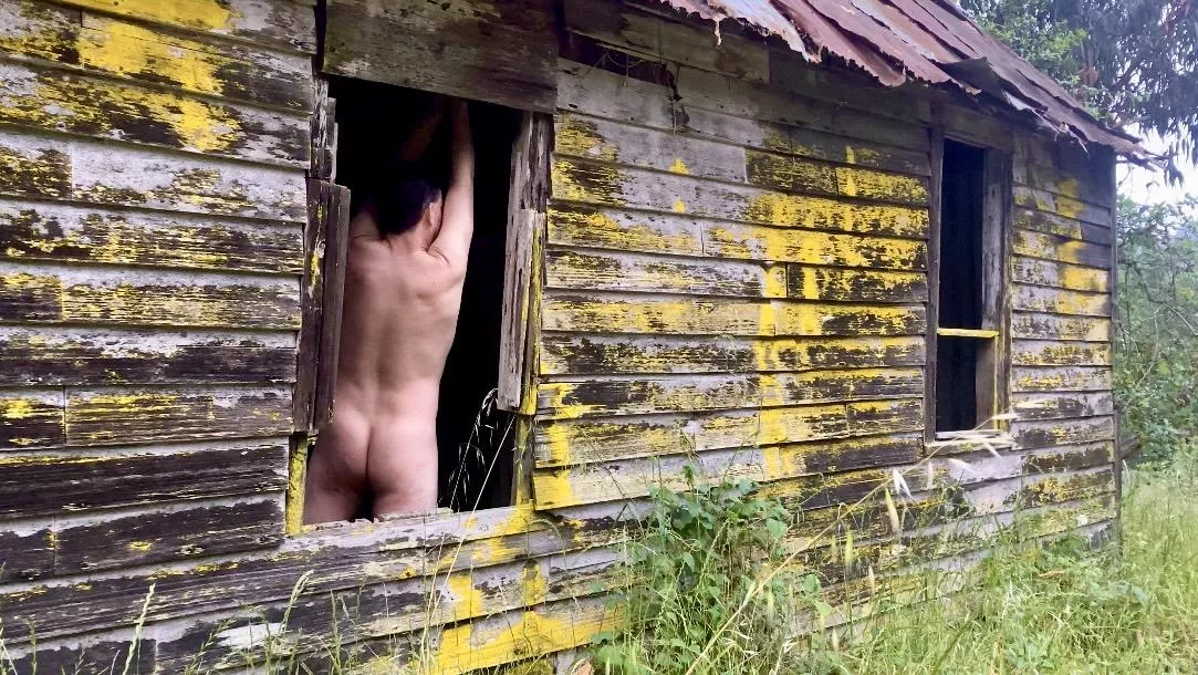 Good thing this place doesn’t have curtains 