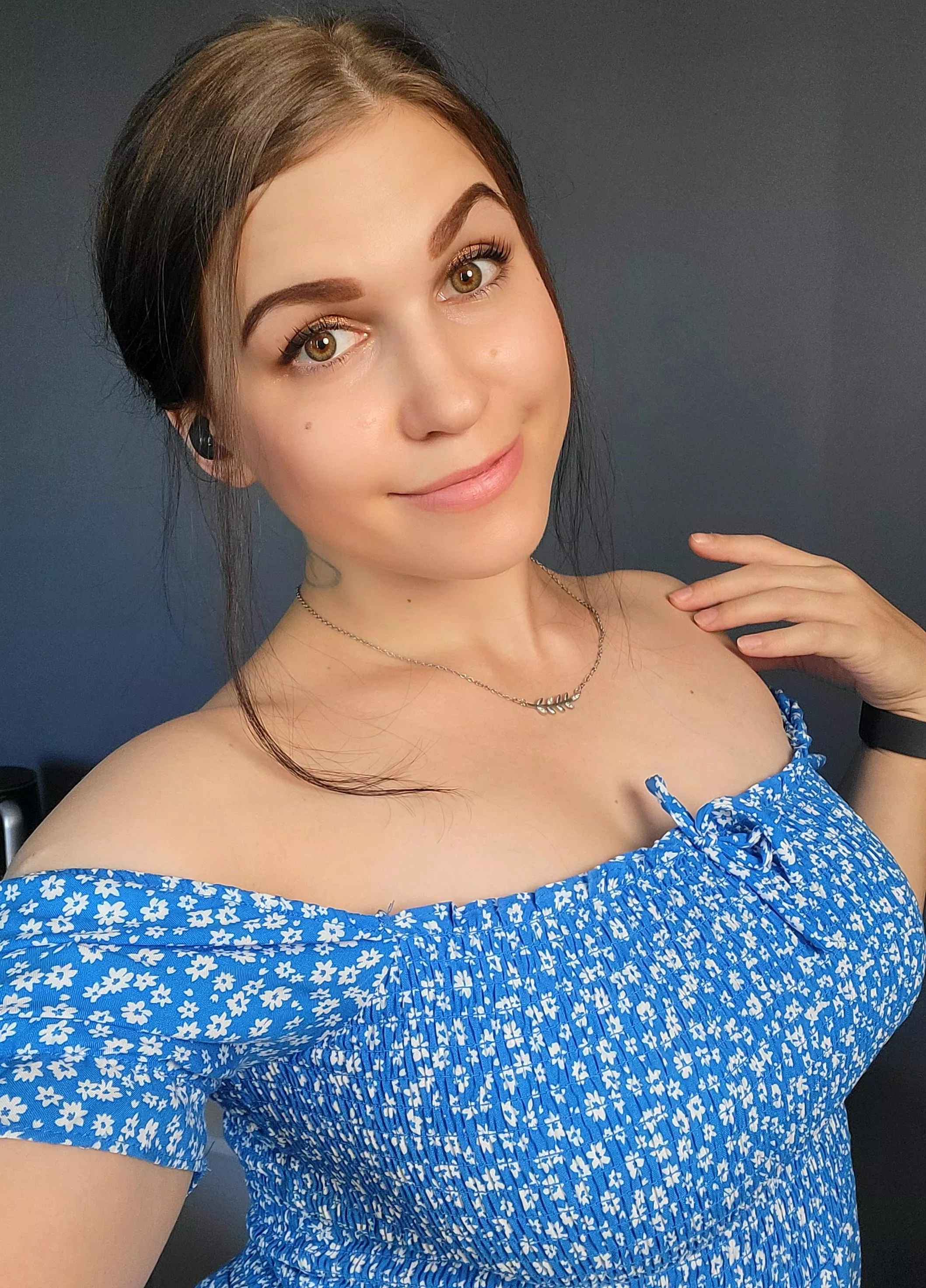 Hey guys, streaming right now on @chaturbate 😜 let's have fun [Tiny_hat] 