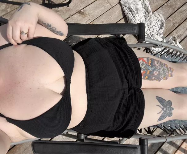 Hope the neighbours don’t mind if I wear less 