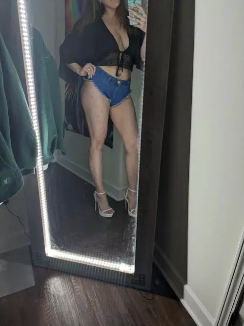 I (F)eel like these shorts are just short enough, and the heels just high enough.