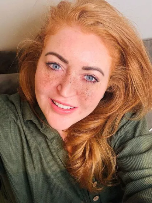 [IRTR] hot enough to sit on the sofa with me?