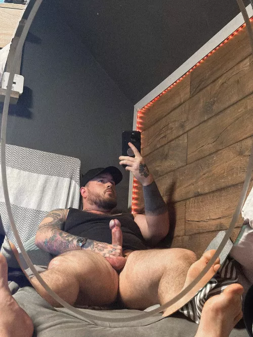 Need someone to sit on my lap and call me daddy :) are you in ? 