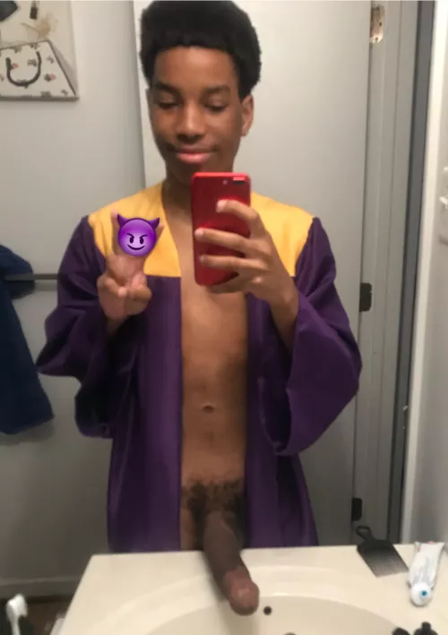 Nerds always have the biggest brains and dicks😈