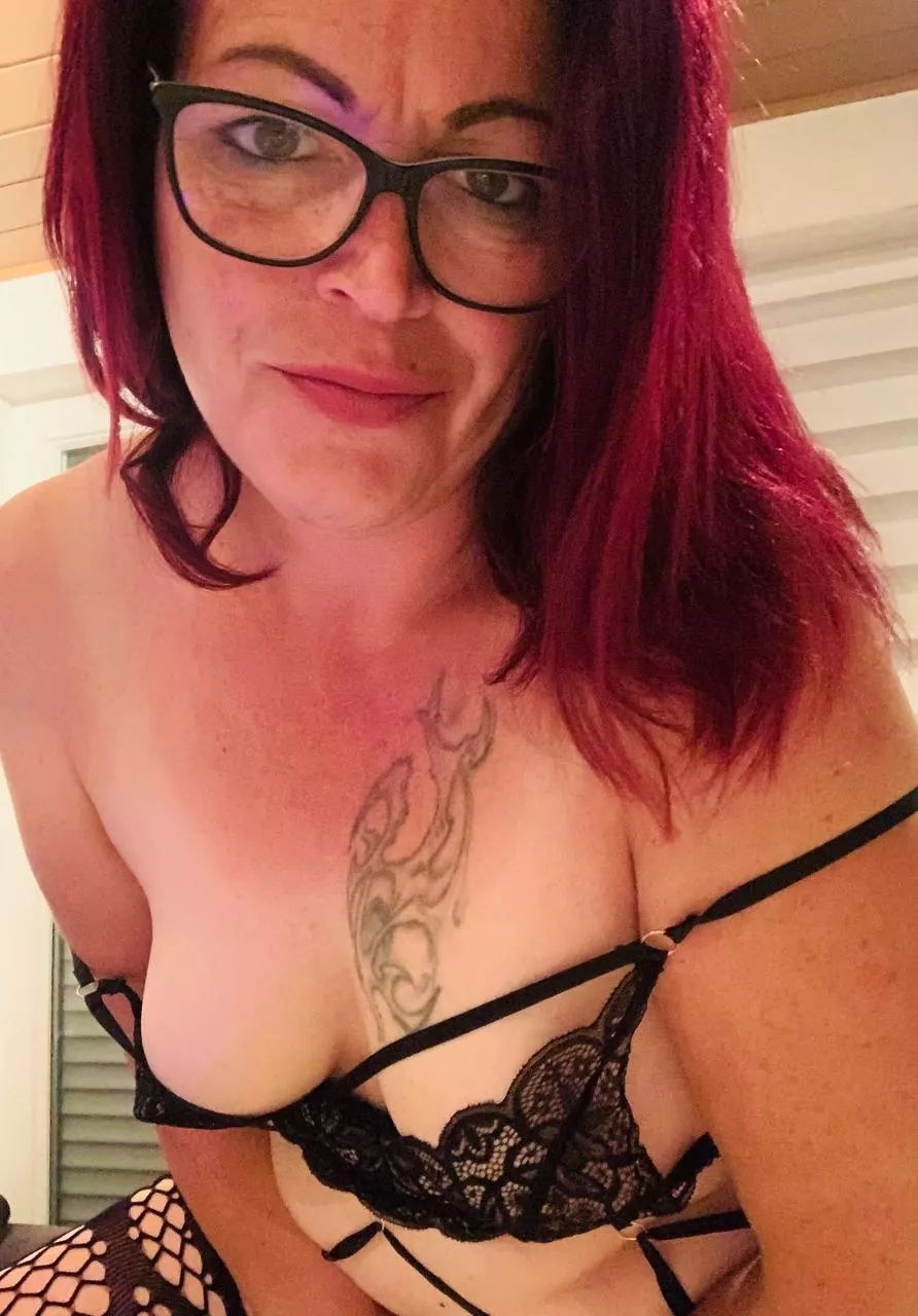 Please but my bra back onn. my titts are out